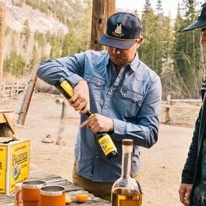 Howler Brothers Crosscut Snapshirt